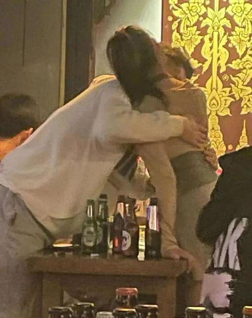 c2酒吧吃瓜视频,揭秘网红酒吧的幕后故事