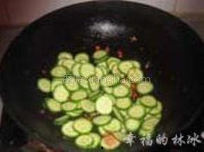 早期可以吃小瓜吗视频,早期孕妇吃小瓜的益处与注意事项