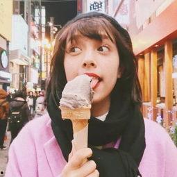 可爱的吃瓜姿势女生视频,捕捉女生吃瓜的可爱瞬间