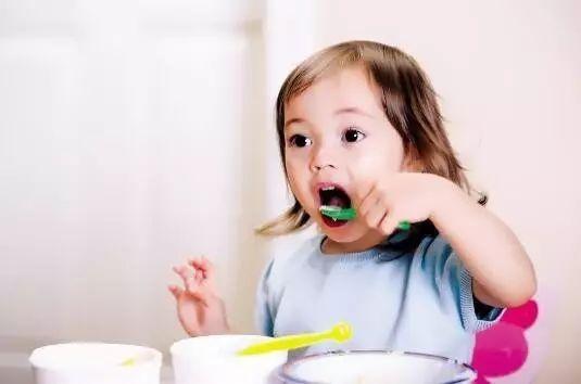 小宝贝吃两瓜好吗视频教程