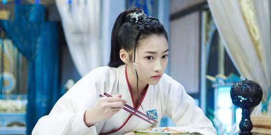 古装美女吃瓜视频,穿越时空的美食风情