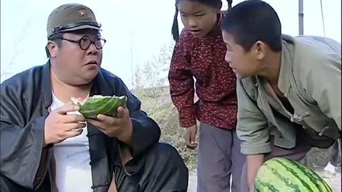 小兵张嘎胖翻译吃瓜视频,趣味横生短视频走红网络