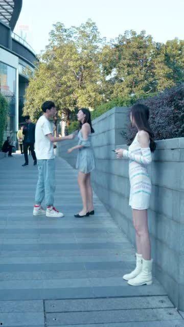 情侣吵架视频吃瓜