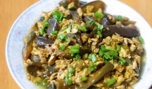 鸡蛋可以炒茄瓜吃吗视频,鸡蛋炒茄瓜，简单易学的家常菜做法