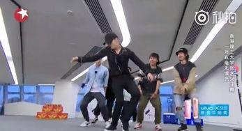 山东大学跳舞吃瓜视频,青春活力瞬间引爆网络